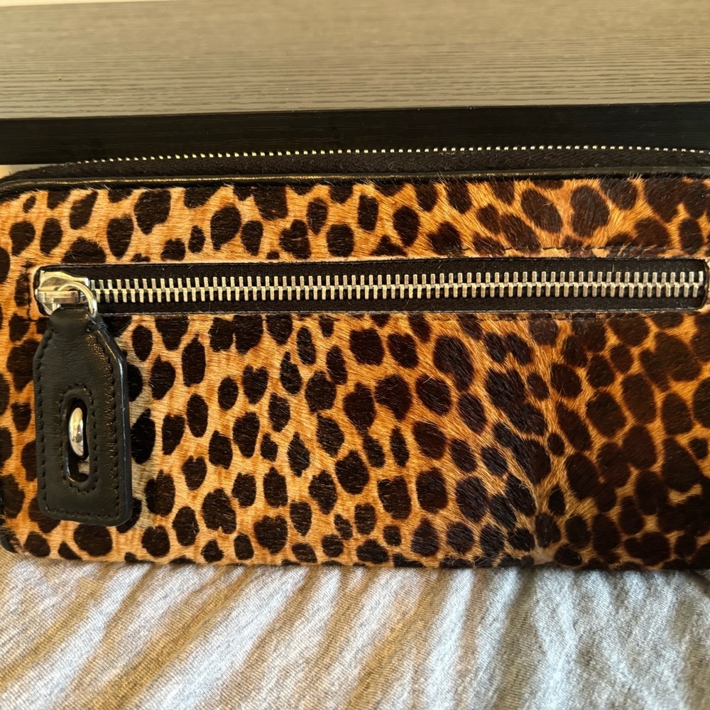 Authentic Rare Dolce & Gabbana leopard-print calf hair zip wallet-Excellent - Picture 1 of 7